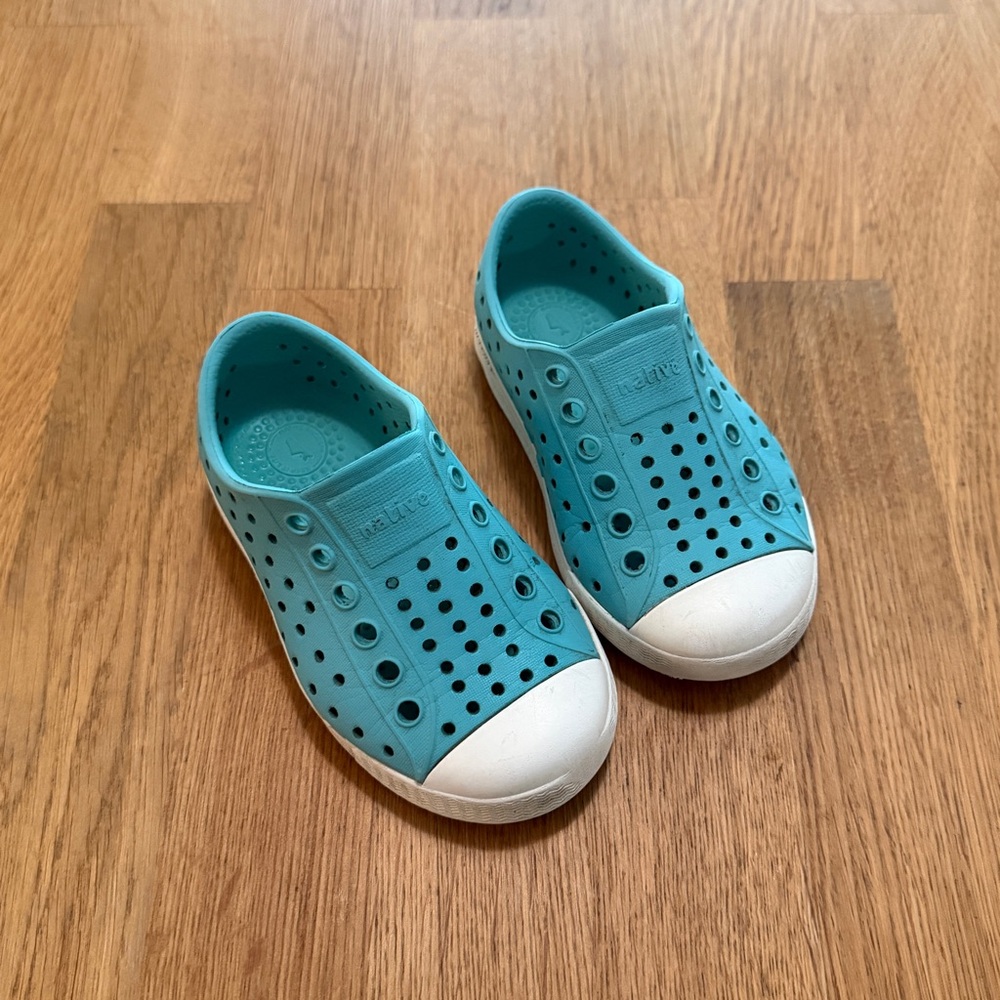 Native 6 Teal Jefferson Sugarlite Slip On Shoes